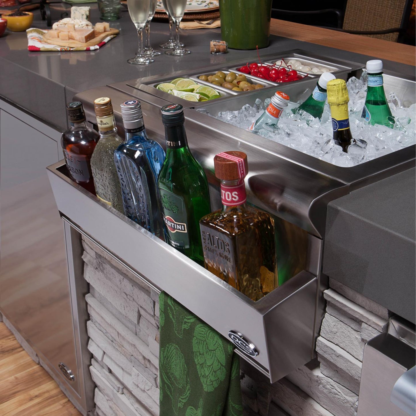 DCS 25in Beverage Chiller Bottle Holder BC-BTTLEAC-25 IMAGE 2