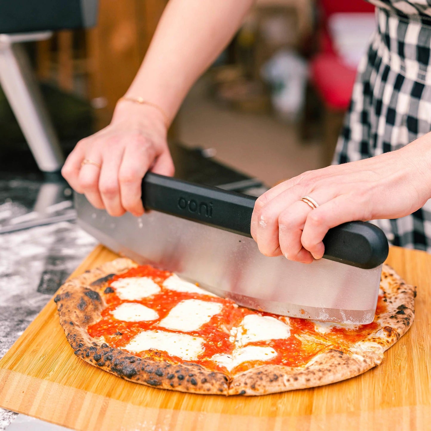 Ooni 14in Bamboo Pizza Peel & Serving Board UU-P08300 IMAGE 7