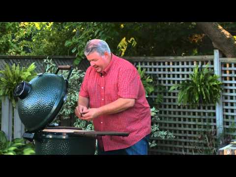 Big Green Egg Mini Egg Charcoal Smoker 117618 EXTERNAL_VIDEO 1